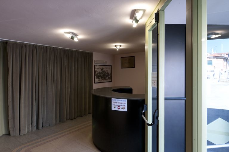 Goro, Teatro Comunale R. Ricci, atrio d'ingresso (Foto Andrea Scardova, IBC), 2014